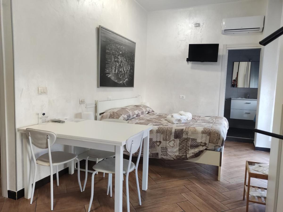 Bed and Breakfast Cuscino E Cornetto Salerno Exterior foto