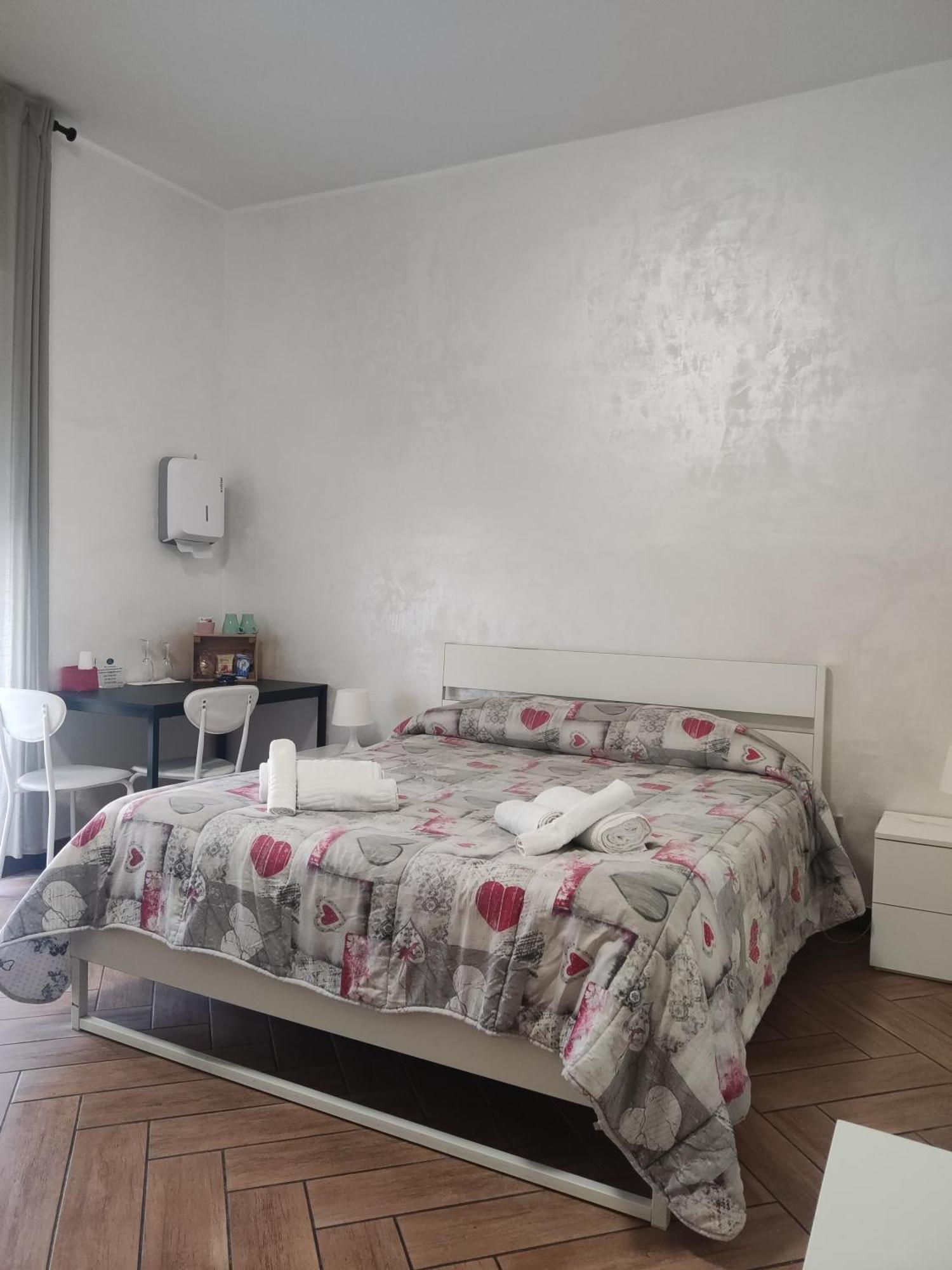 Bed and Breakfast Cuscino E Cornetto Salerno Exterior foto